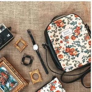 کیف دوشی چرم مصنوعی فانتزی کیفت گل گلی کد kf005