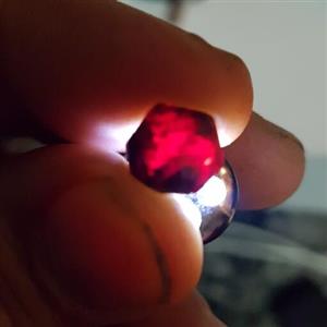سنگ راف گارنت  قرمز اناری بسیار تراش جواهری عالی با سختی 7تا8