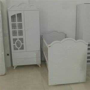کمد بچه و تخت نوزادی سفید