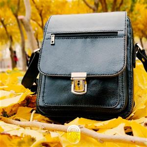 کیف چرم طبیعی  مردانه دستدوز آلا  مدل کیان (دوشی) بند بلند