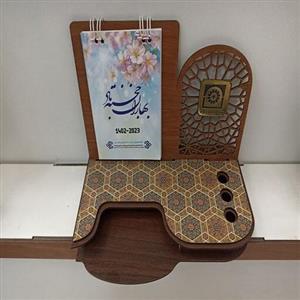 تقویم چوبی رومیزی همراه جا خودکاری