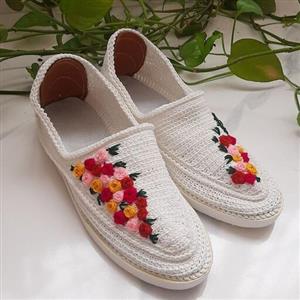 گیوه گلدوزی شده طرح بهار سوغات کرمانشاه