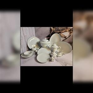 سرویس چینی 6 نفره 30 پارچه قالب گرد برند پارمیس طرح خط طلا