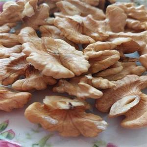 مغز گردو از درخت بومی فوق استثنایی و خاص یک کیلو