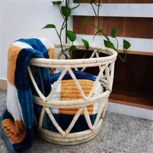سبد حصیری  (سبد کوسن مناسب جای لباس و عروسک و...)  حدودا  قطر 45 و ارتفاع  55