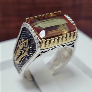 انگشتر نقره زیبای مردانه با نگین الکساندریت سه رنگ تغییر رنگ در نورهای مختلف