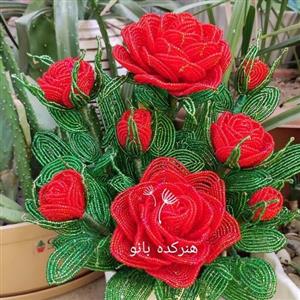 گل رز قرمز منجوقی