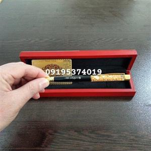 خودکار روکش طلا در رنگ‌بندی مختلف همراه با جعبه چوبی ارجینال و شناسنامه باحک اسم