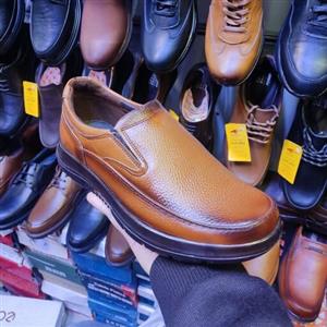 کفش مردانه طبی تمام چرم  تبریز در  سایز 40 تا 45رنگبندی مشکی و عسلی و قهوه ای