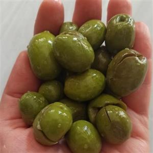 زیتون شکسته  درشت خانگی طبیعی یک کیلویی