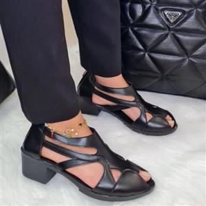 صندل زنانه جنس چرم صنعتی مدل نگاره پشت زیپ دار پاشنه 5 سانتی با ارسال رایگان به همراه هدیه