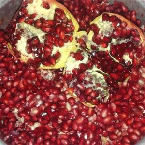 رب انارترش وملس