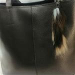 کیف زنانه رودوشی طرح دو تیکه ورنی و چرم ساده منگوله دار