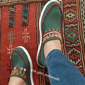 گیوه زنانه گلدوزی شده