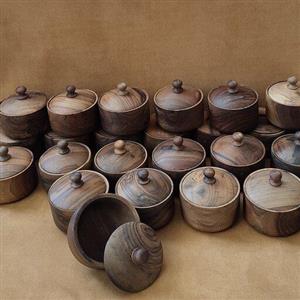 قندان چوبی طرح دلارا .با چوب گردو سیاه.گنجایش زیاد