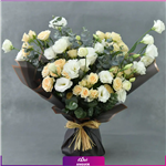 Spray Rose and Lisianthus Bouquet  (طرح بین الملل کلاسیک)