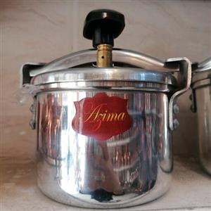 زودپز 3لیتری حکاکی شده برند عظیما ایمنی تضمین شده برای 4 نفر کفایت میکنه
