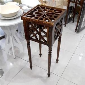 میز پایه بلند چوبی گره دار.هزینه ارسال پسکرایه میباشد و به عهده مشتریست.