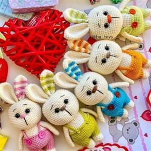 عروسک بافتنی خرگوش های رنگی