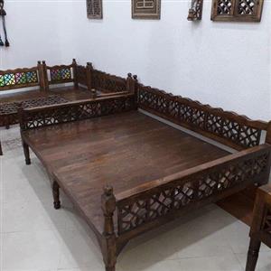 تخت سنتی مبلمان سنتی شبکه ای .گره چینی.میز سنتی.صندلی سنتی .نیمکت سنتی .خان نشین