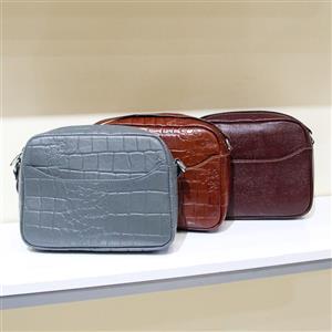 کیف دوشی پاسپورتی سایز متوسط زنانه چرم تبریز