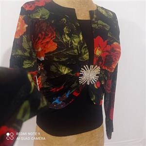 شومیز بلوز تور کش خنک و زیبا و مناسب فصل تک سایز تک رنگ اندازه دقیق روی کار  درج شده . لطفاً زوم کنید.