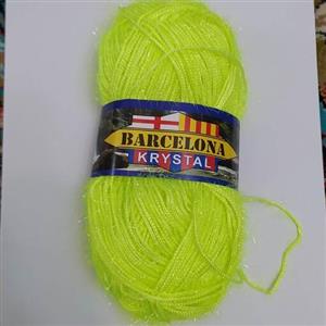 کاموا سوزنی.برندبارسلونا.رنگ سبز شبرنگی.مناسب برای بافت انواع اسکاج های طرحدار و زیبا