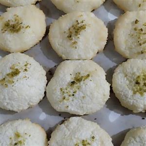 شیرینی نارگیلی خانگی و خالص بدون افزودن آرد