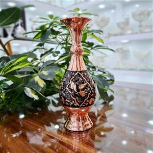 گلدان مسی الماس تراش در 3 سایز، این محصول 25 سانتی متری هر سه سایز موجود و جداگانه در غرفه قابل نمایش است