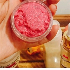 اسکراب لب رفع خشکی وترک حجم 100 میل