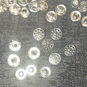 دکمه چهارپارچه الفا رنگ استیل طرح ستاره  بسته 100 عددی