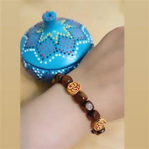 دستبند چوبی با خرجکار دایره ای شیک