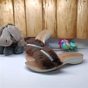 صندل مجلسی دخترانه خز دار پاپا(حراج به علت تک سایزی )