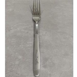 چنگال بزرگ (چنگال بادمجان) طرح گل میخک 1عددی 26سانت جنس فولاد ضد زنگ عیار 18 ضخامت 3میل (چنگال مرغ خوری )