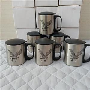 لیوان استیل سفری درب دار دوجداره لیوان کوهنوردی لیوان جیبی دارای آویز اتصال درب (لیوان درب دار استیل دوجداره چایی و آب )