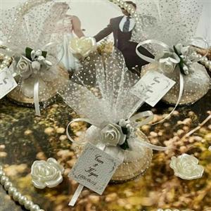 گیفت چوبی  مناسب برای نامزدی عقدی عروسی بسته بندی تور و آویز اسم عروس