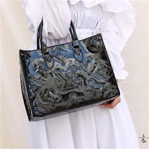 کیف ورنی سایز بزرگ طرح لویی ویتون مناسب خانم های بچه دار و شیرده