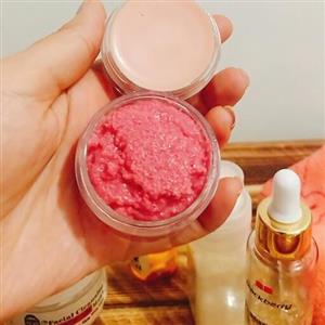 اسکراب لب روشن کننده