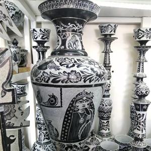 گلدان سنگی حکاکی شده طرح خاتون