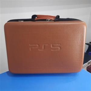 کیف حمل و محافظ کنسول بازی پلی استیشن فایو چرمی رنگ قهوه ای کاراملی
