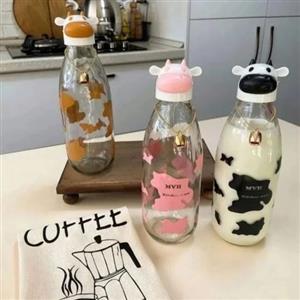 بطری شیر شیشه ای طرح گاو رنگی