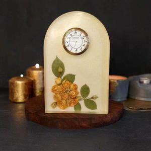 ساعت رومیزی تمام رزین با گل طبیعی رز مینیاتوری ابعاد 13در 21