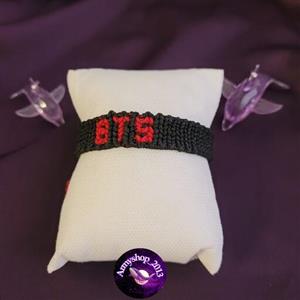 دستبند بافت بی تی اس  bts  قرمز و مشکی