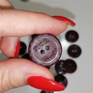 دکمه لباس طرح دایره پلاستیکی رنگ زرشکی بسته 9 عددی