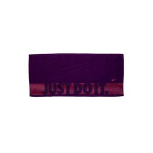 حوله ورزشی نایکی مدل  NIKE Medalist سایز 50X100