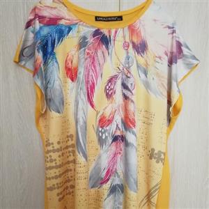 تیشرت زنانه طرح پر، نگیندار