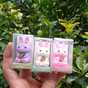 تراش سیلیکونی طرح خرگوش موجود در سه رنگ مطابق عکس