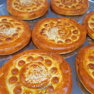 کلوچه فومن گردویی خانگی (بسته 2 عددی)
