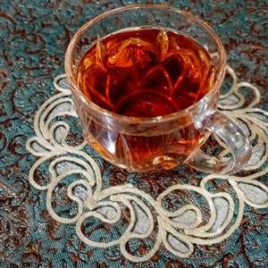 چای میوه ای معروف به چای بهشت. غنی شده با برگ گل محمدی و به لیمو ،به بهر نارنج و...