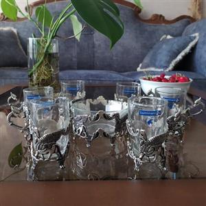 چایخوری سرویس گالش و قندان برنجی شبه نقره با استکان و قندان فرانسوی اصل 14 تکه پتینه شده بدون سینی طرح بدون تاج